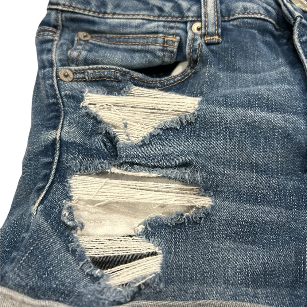 American Eagle Women’s Shorts Size 8 Distressed Dark Medium Wash Hi Rise Shortie - Picture 8 of 10
